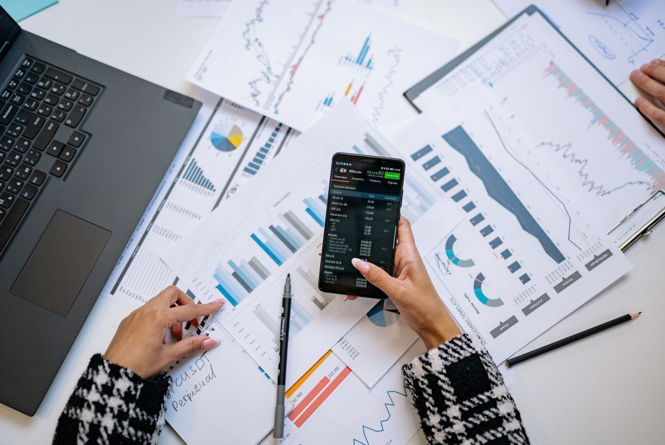 Finanzanalyse und Dokumente — Ratgeber zur Mietkaution für Vermieter