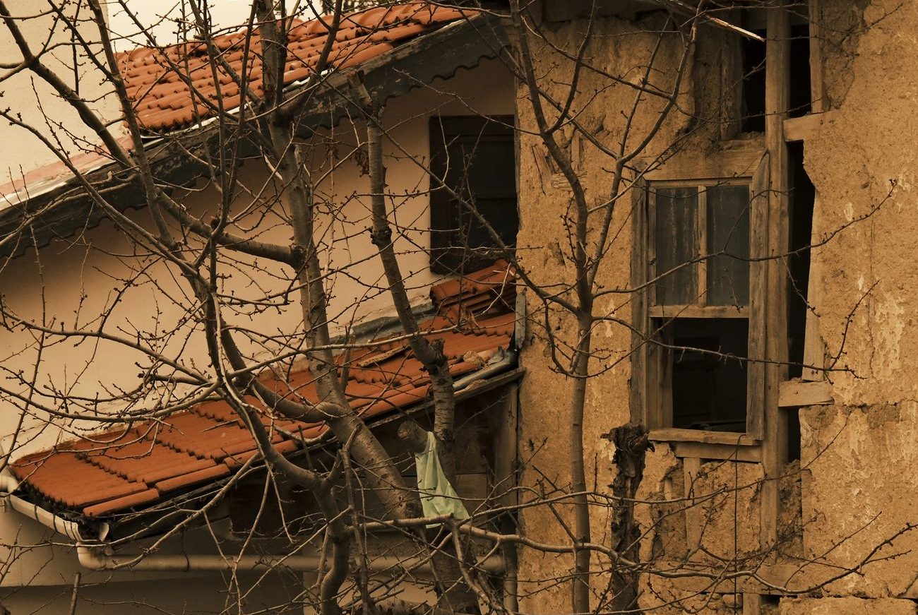 Stattliches Wohnhaus mit gepflegter Fassade, Ratgeber von Häuserhelden zum Energieausweis aus Käufersicht